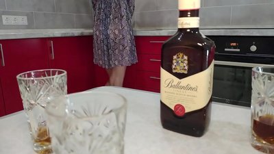 სექსი მეგობრის ნასვამ ცოლთან. იმედია არ დავორსულდები.